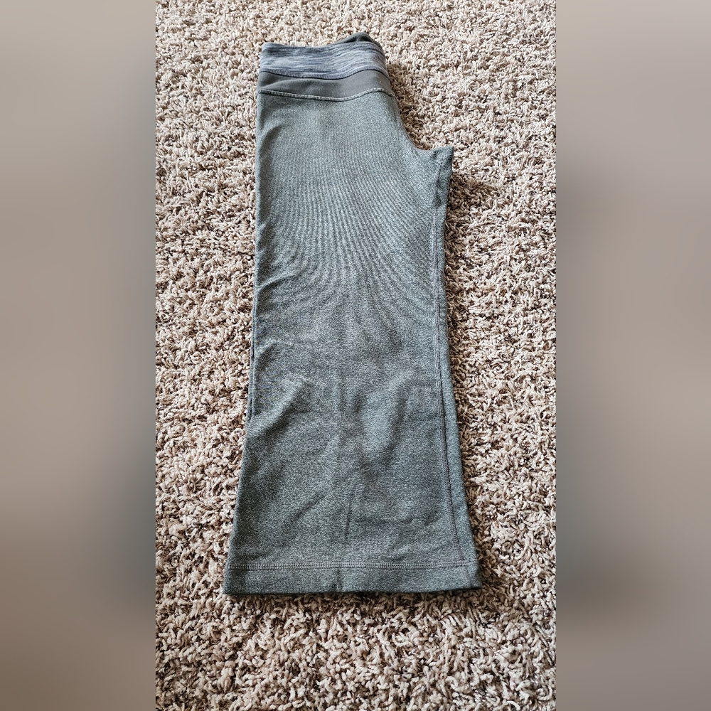 Lululemon Athletica Capri Pants